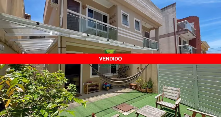 Casa à venda em rio das ostras-rj, 2 quartos, 2 suítes, sala, 3 banheiros, vaga de garagem, 1,00 m² na cidade beira mar.