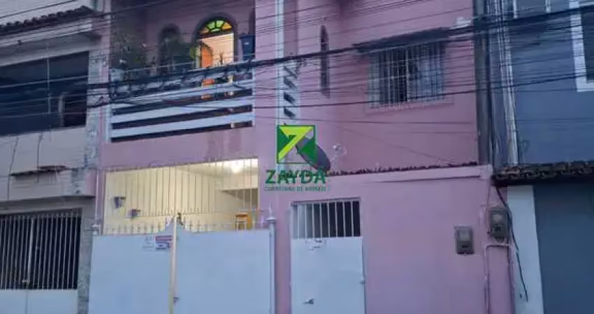 Casa Comercial à Venda em Rio das Ostras-RJ, 5 Quartos, 3 Salas, 2 Vagas de Garagem no Nova Aliança.