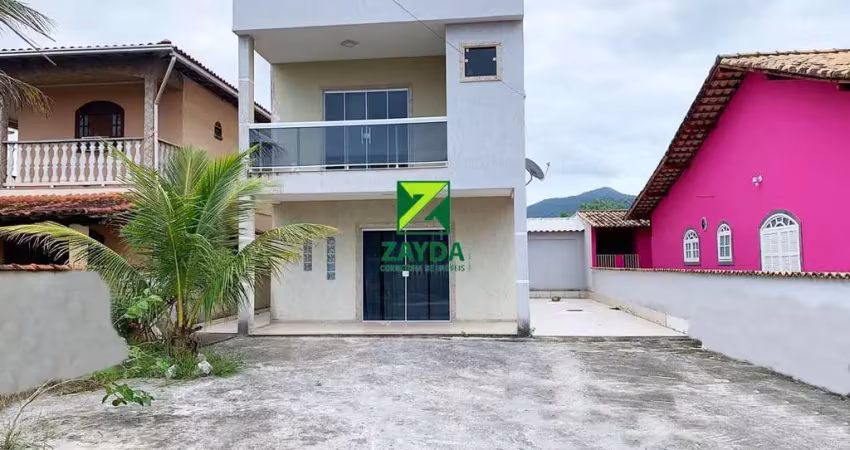 Casa duplex com quintal e 02 suítes, no bairro peixe dourado ii, em barra de são joão.