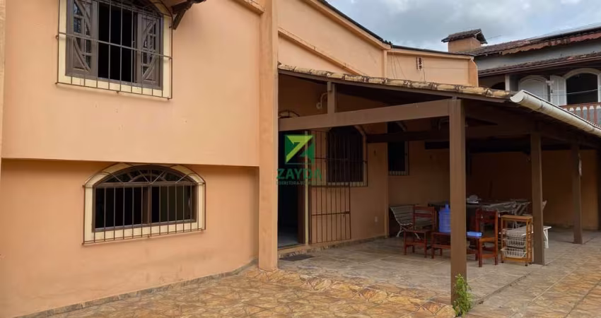 Casa Linear com 04 Quartos com Quintal na Quadra da Praia em Praia Santa Irene - Barra de São João-RJ: Imperdível!
