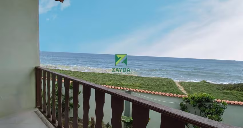 Oportunidade imperdível! Casa à beira-mar de 2 quartos, 1 suíte, sala, 2 banheiros e 1 vaga de garagem no Jardim Miramar, Rio das Ostras-RJ.