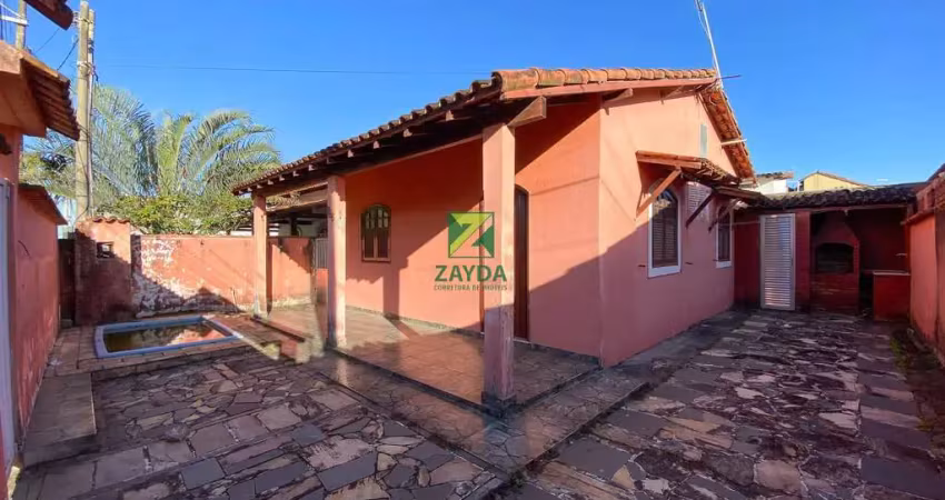 Casa à venda em barra de são joão-rj: 2 quartos, piscina, churrasqueira!