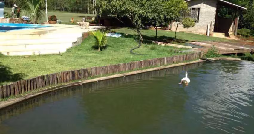 Chácara na avenida anhanguera, dentro da cidade de 11.140 m².