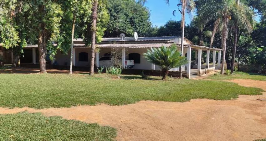 Belíssima Chácara com 19.000 m² dentro do condomínio Rio Branco em Goiânia