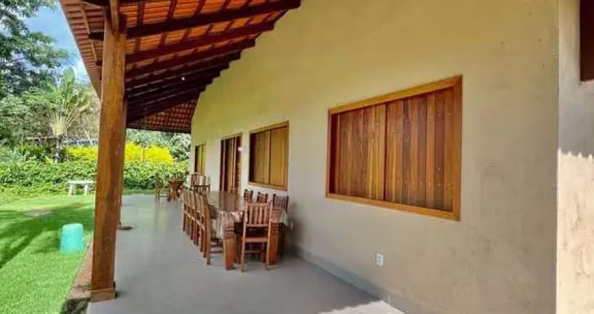 Chácara à venda de 4 mil metros, rica em água no  município de roselândia.