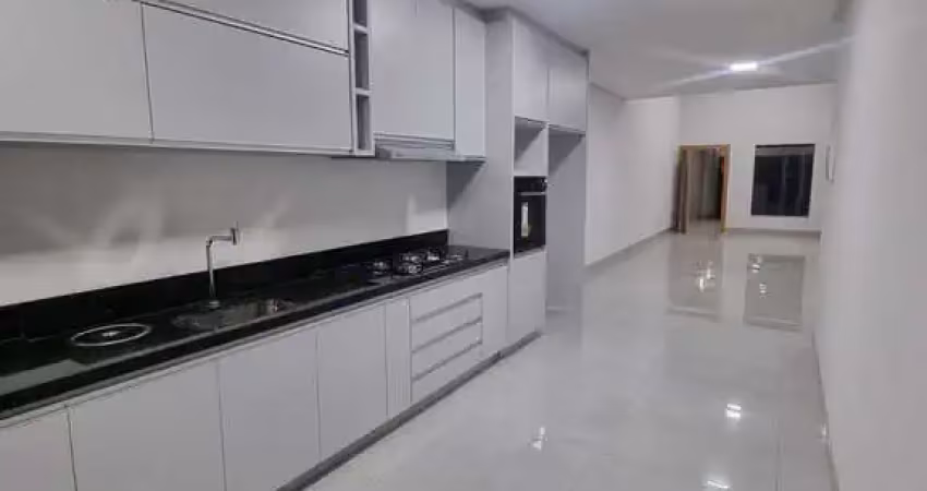 Casa à Venda no Jardim Atlântico com 3 Suítes, 155 m².