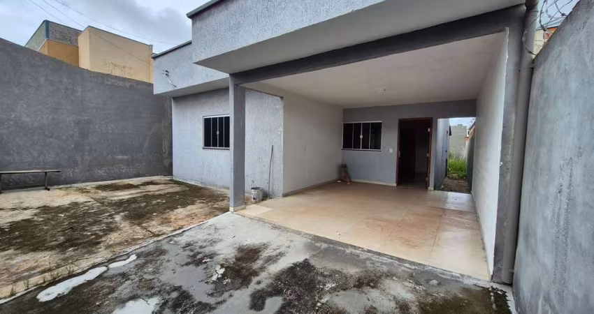 Casa a venda com 3 Quartos e 1 Suíte no Jardim Clarissa.