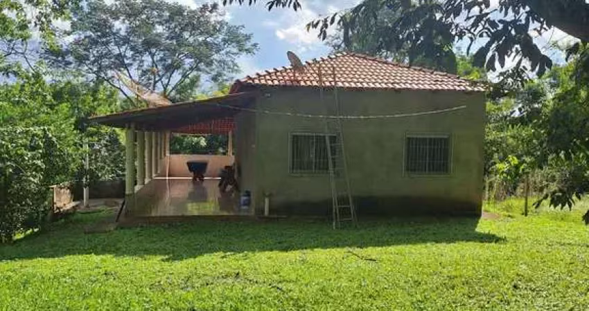 Chácara Condomínio Fechado com 3 quartos, Suíte, Área de Lazer completa.