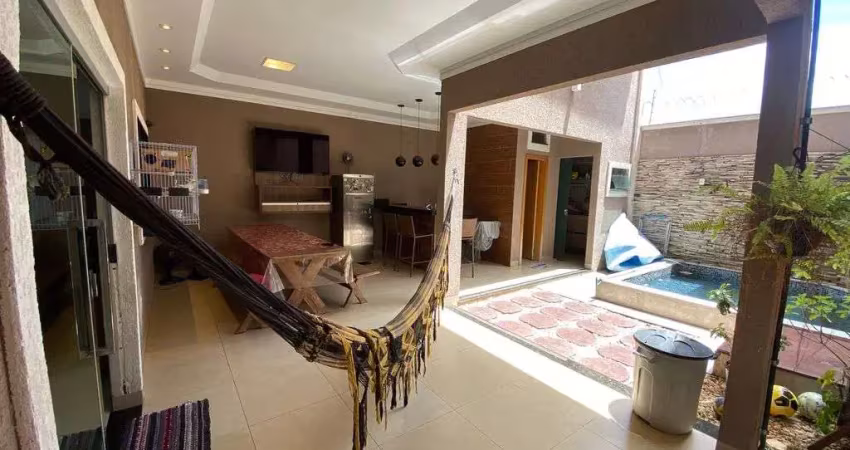 Sobrado à Venda sendo 4 suítes, 210,00 m² no Jardim Atlântico - Goiânia.