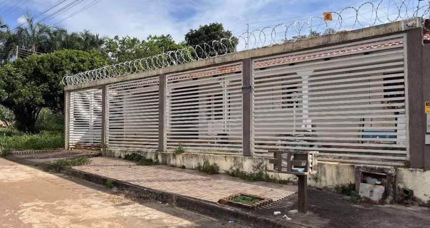 Casa à Venda com 3 quartos, sendo 1 suíte de 296,25 m²