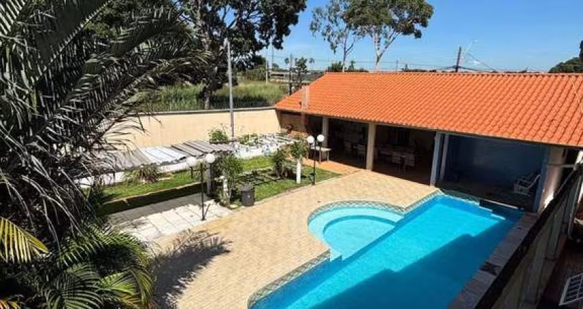 Imóvel com 780m² com 7 quartos e 8 banheiros em Goiânia.