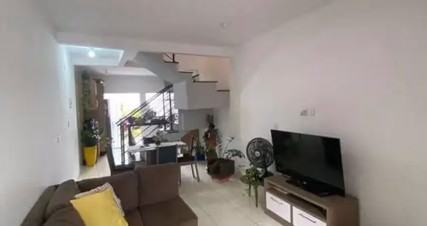 Sobrado à Venda sendo 2 suítes, 82,14 m² no Jardins São José - Goiânia