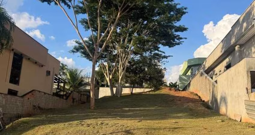 Lote à venda no Condomínio do Lago, com 551,34 m² - Goiânia.