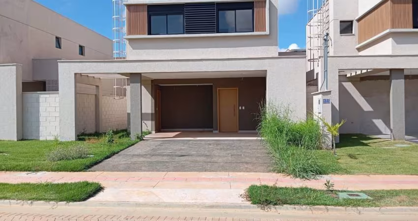 Sobrado à Venda 4 quartos, sendo 3 suítes, 181,00 m² no Jardins Marselha.