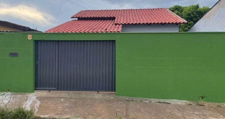 Casa a venda de 115,00m2 em Campos Belos - Goiás.