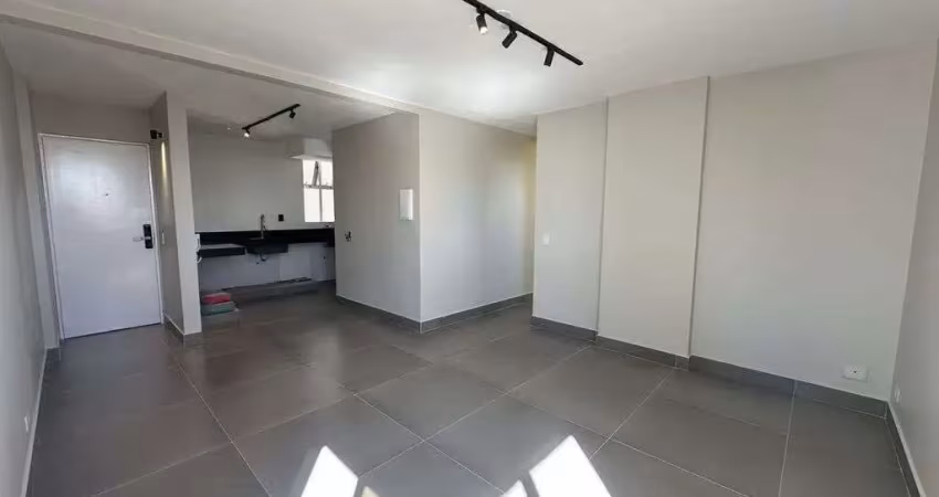 Apartamento setor oeste - 2 quartos sendo 1 suíte - reformado.