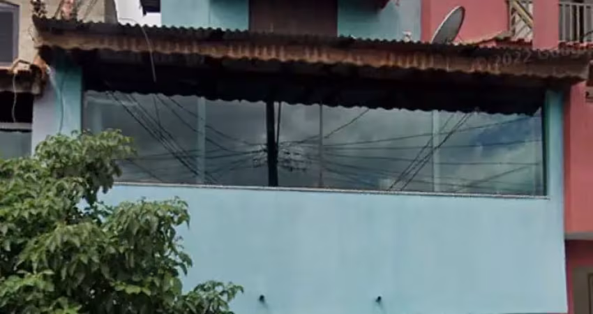 Casa com 3 quartos para alugar na Rua Kalil Filho, Parque Gerassi, Santo André