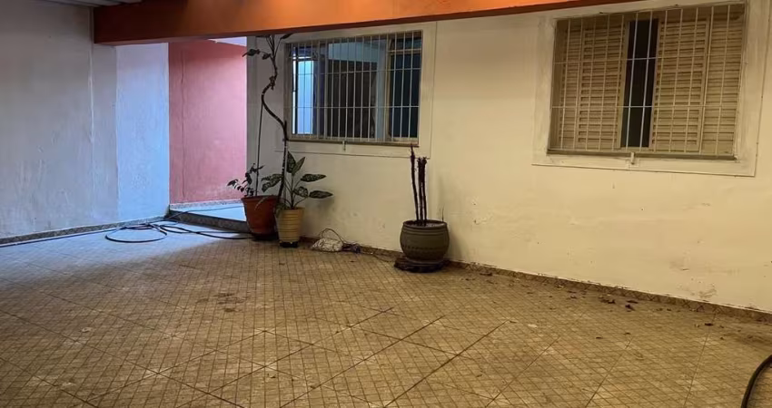 Imperdível: Casa à venda em Santo André-SP, bairro Utinga, 3 quartos, 2 salas, 2 banheiros, 4 vagas, 164m². Confira já!