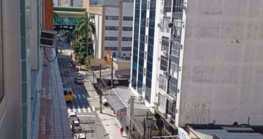 Apartamento à venda no Centro de São Vicente-SP: 1 quarto,1 banheiro, 42,00 m² de área.