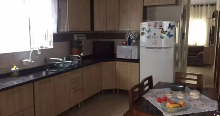 Imperdível: casa térrea a venda com 02 dormitórios grandes + edícula com 01 suíte grande