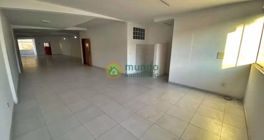 Ponto comercial para alugar na Rua Mariano Moreira, 65, Centro, Taubaté
