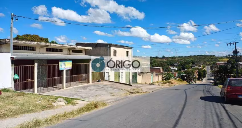 Casa 80m2 - lote 360m2 - loja 105m2- estrutura 2º pavimento - 3 vagas