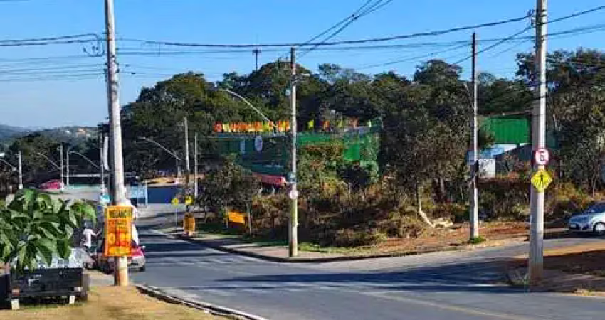 Lote 360m2 - calçamento - água - luz - esgoto - escritura e registro