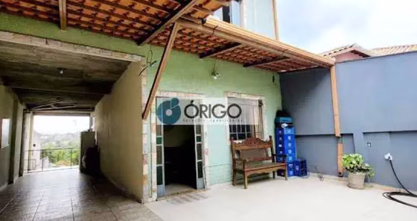 Casa duplex - lote 330m² - 129m² construído - 3 quartos - suíte - 3 vagas