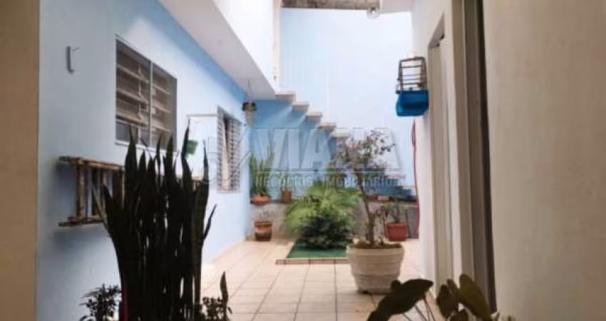 Sobrado à Venda com 2 dormitórios no Bairro Cerâmica em São Caetano do Sul.
