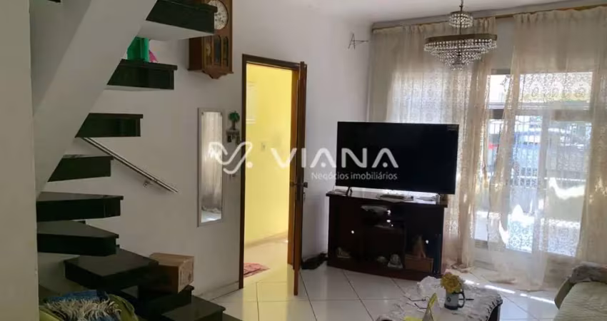 Sobrado 3 dormitórios no bairro santa paula com suíte, quintal e 2 vagas - são caetano do sul