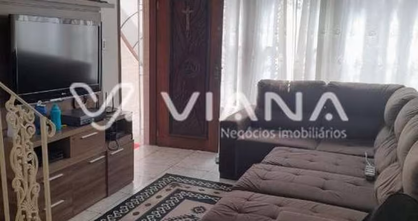 Sobrado à Venda com 4 Dormitórios no Bairro Vila Ema em São Paulo.