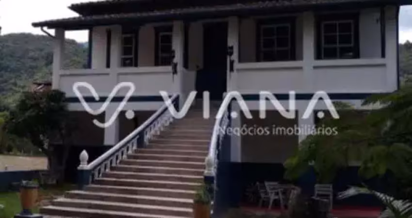 Fazenda à Venda com 5 Dormitórios  em Itabaquara na Cidade de Piquete /SP.
