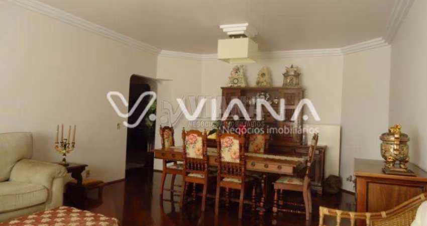 Apartamento à Venda com 3 dormitórios, cozinha planejada no Bairro Centro, ,em Santo André !