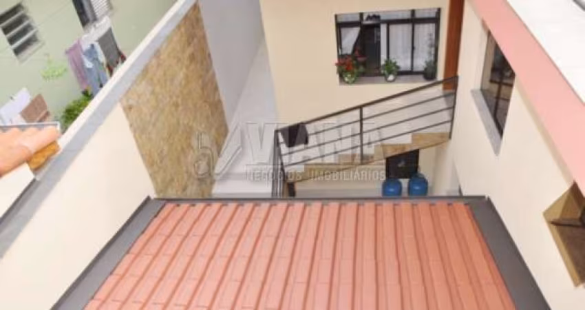 Sobrado á Venda com 3 Dormitórios no Bairro Vila Camilópolis em Santo André