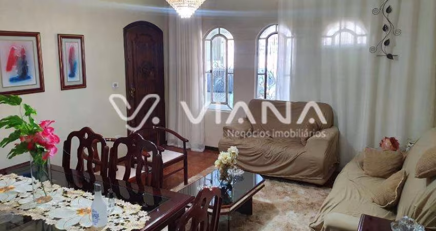 Sobrado à Venda com 3 Dormitórios na Vila Curuçá em Santo André!