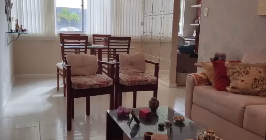 Apartamento à venda, 2/4, suíte, 72m2, vaga de garagem