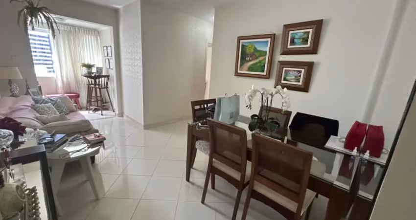 Apartamento 2/4, 61 m2, varanda, banheiro social, vaga de garagem