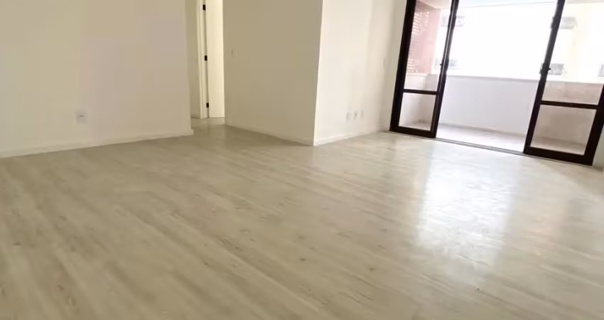 Apartamento à venda 4/4. suíte, 94m2, varanda, 02 vagas garagem