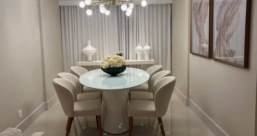 Apartamento à venda, 03 suítes, lavabo, varanda incorporada a sala, 02 vagas de garagem