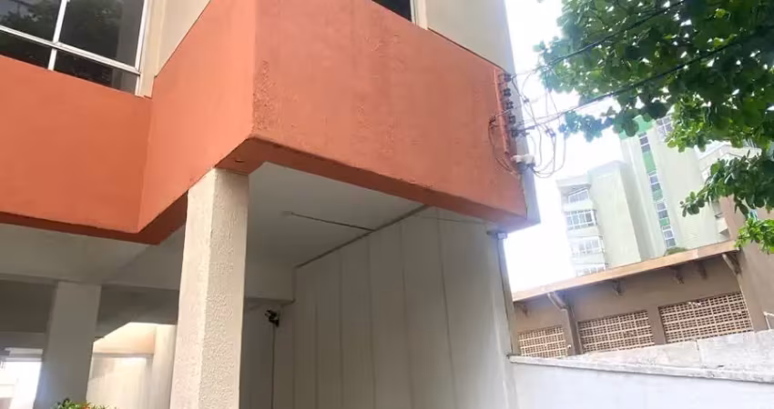 Apartamento à venda, 1/4, sala, cozinha, banheiro social, vaga de garagem