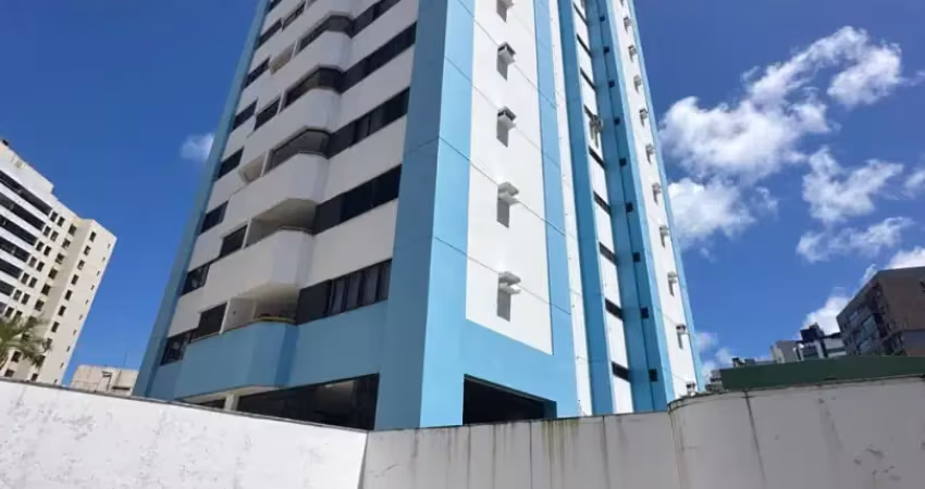 Apartamento à venda, 70m2, 2/4, suíte, varanda,02 vagas garagem