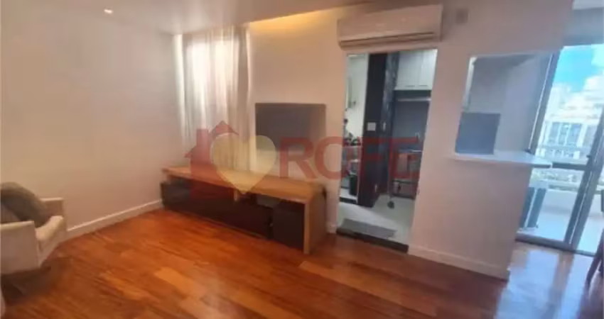 Apto reformado com 2 suítes + lavabo e 2 vagas à venda, 70m² moema sp