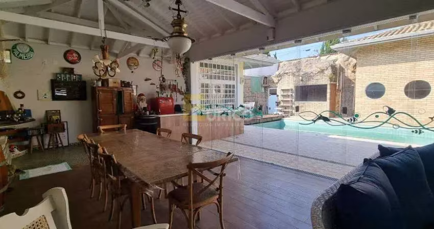 Casa a venda com 3 suítes, espaço gourmet, piscina e edícula no condomínio alpes em vinhedo interior de são paulo.