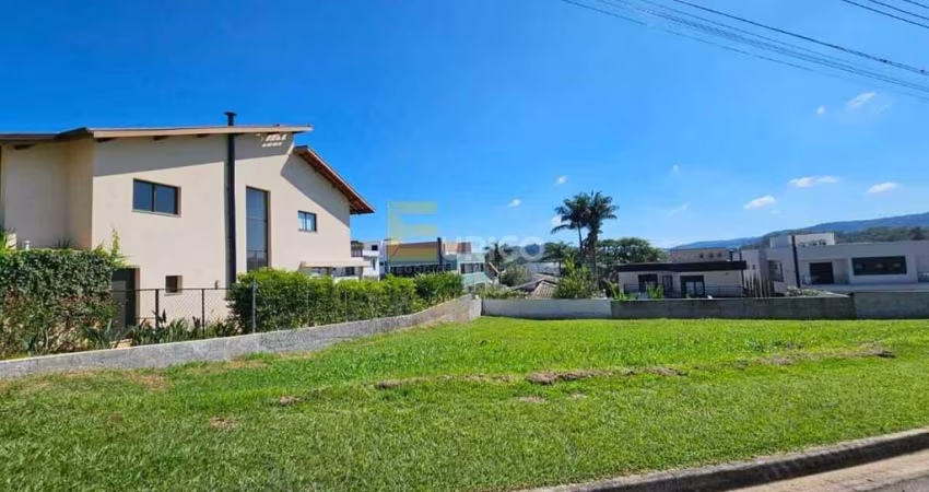 Terreno plano 854m² Villagio Paradiso