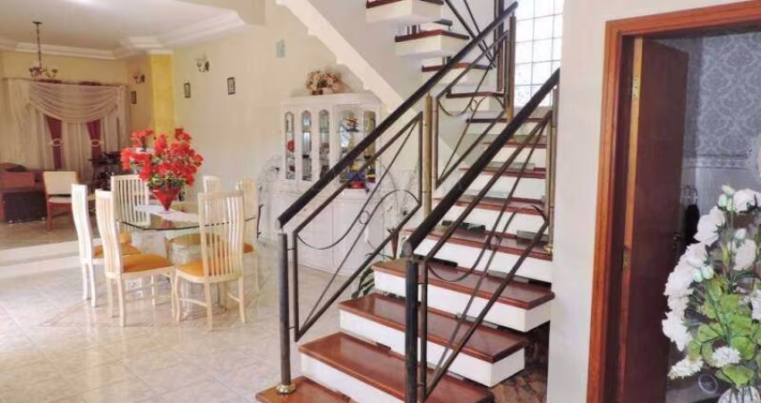 Casa sobrado à venda no Condomínio Vila Hípica I - Vinhedo - SP.