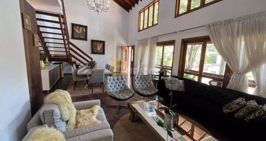 Casa sobrado a venda no condomínio Reserva dos Vinhedos