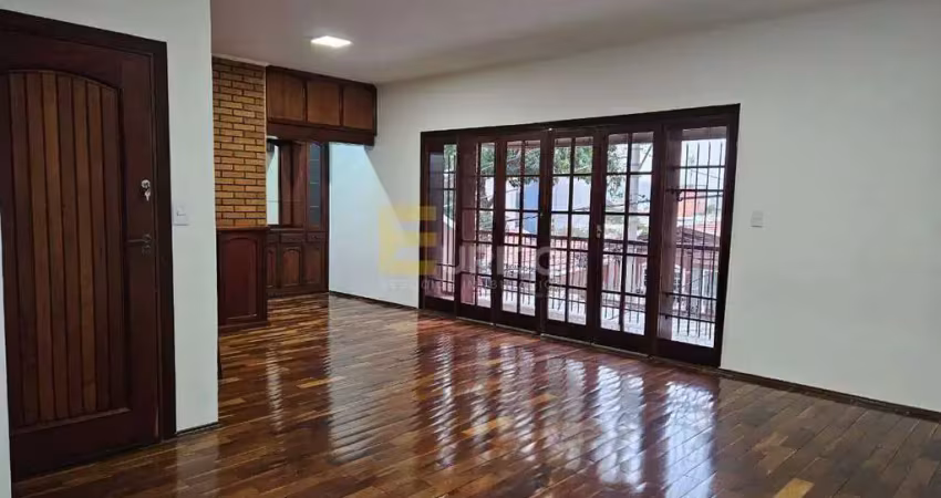 Casa com 3 quartos para alugar na Rua Francisco Glicério, --, Vila Embaré, Valinhos