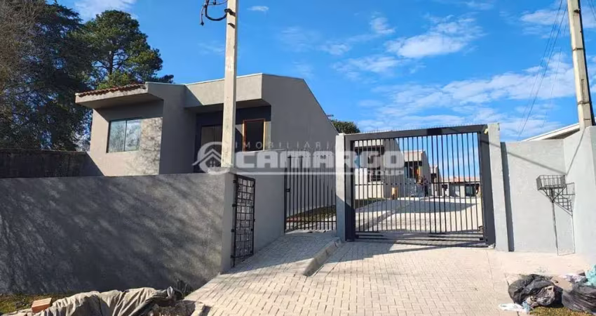 Casa condominio fechado colombo com terreno nos fundos