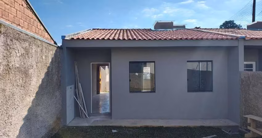 Casa condominio fechado colombo com terreno nos fundos
