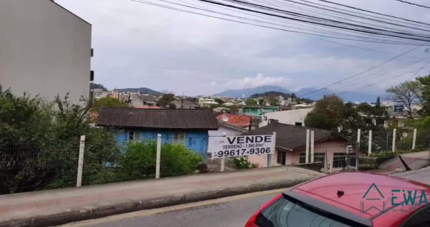 Terreno à venda na Rua Vereador Arthur Manoel Mariano, 1753, Forquilhinhas, São José